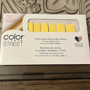 🎀 Color Street nail polish strips; color Belgian Buttercup